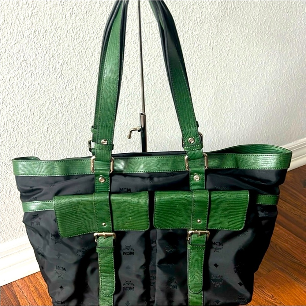 929  MCM shoulder bag